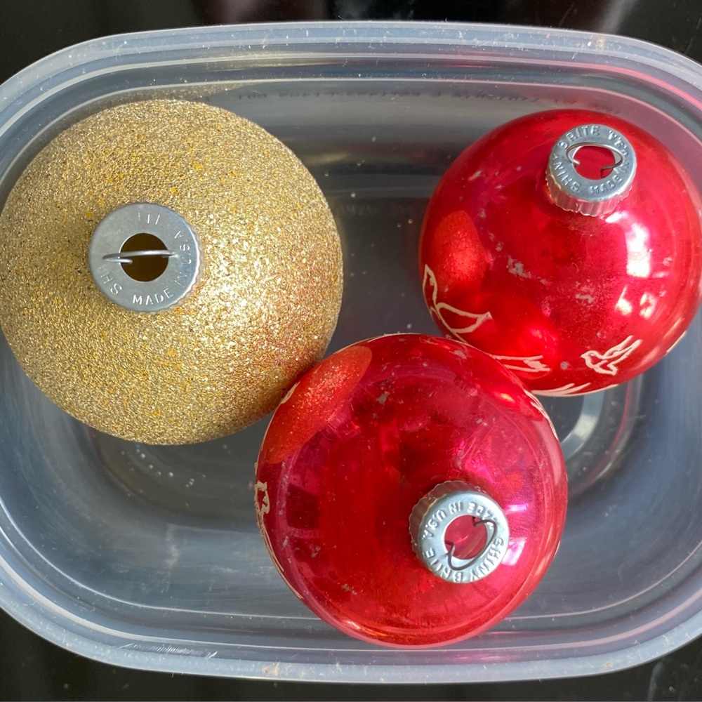3 Shiny Brite Vintage (MCM) Glass  Ornaments, Red & Gold - Picture 8 of 11